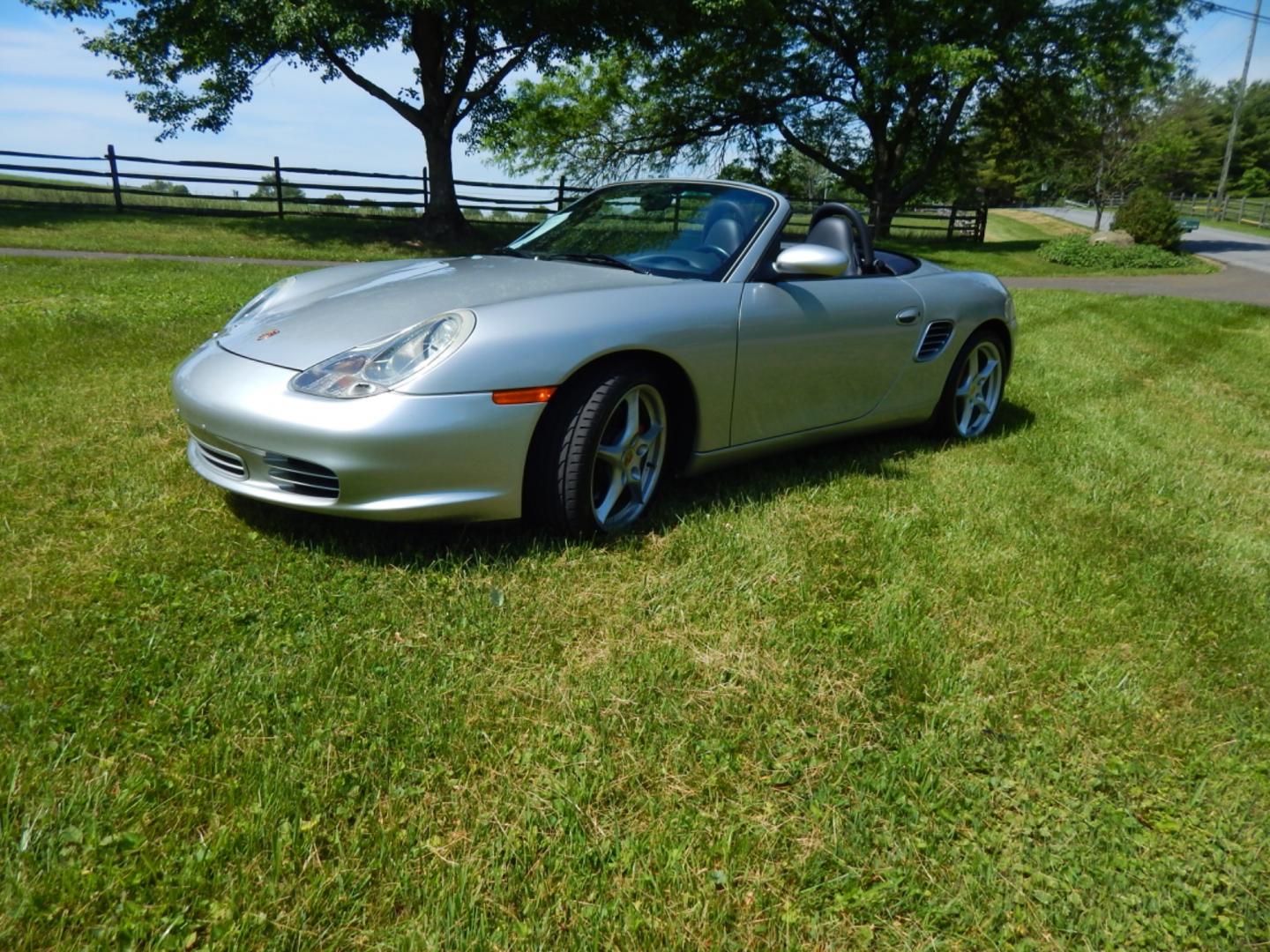 2003 Silver /Blue Leather Porsche Boxster S (WP0CB29873U) with an 3.2L H6 DOHC 24V engine, 6 speed manual transmission, located at 6528 Lower York Road, New Hope, PA, 18938, (215) 862-9555, 40.358707, -74.977882 - Photo#16